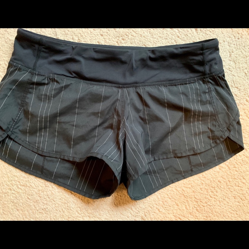 Lululemon  Speed Up Short 2.5” Black Strip Size 8
